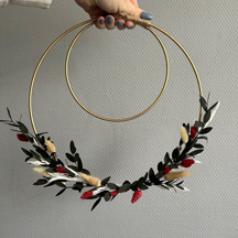 Pia Larkowski - Handgemachte Rapswachskerzen und Deko aus Trockenblumen